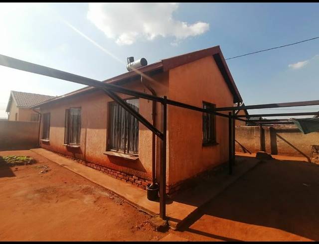 3 BEDROOM HOUSE FOR SALE IN CLAYVILLE